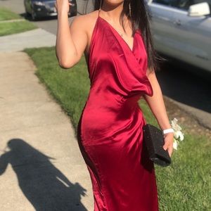 AlamourThelabel Guinevere Wine Red dress!